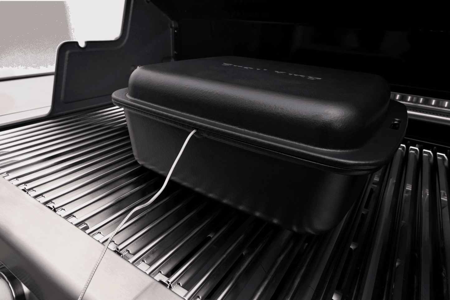 Broil King - CAST IRON DUTCH OVEN