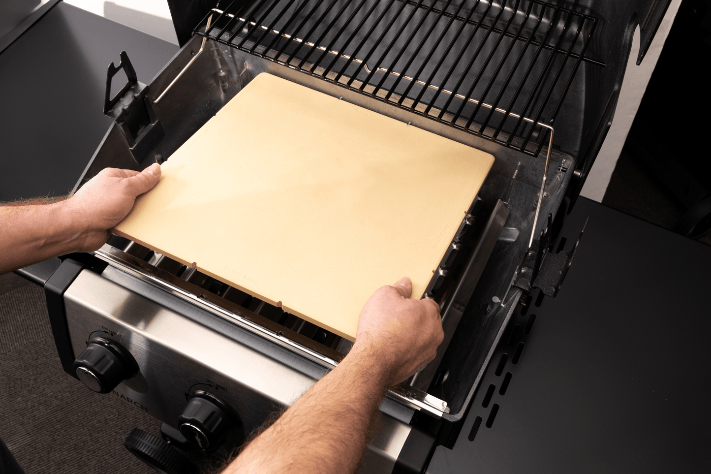 Broil King - MONARCH™ | ROYAL™ PIZZA STONE